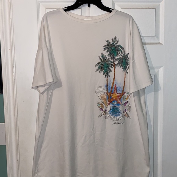 3/$30 Vintage Jamaica Shell Shirt - Picture 2 of 8